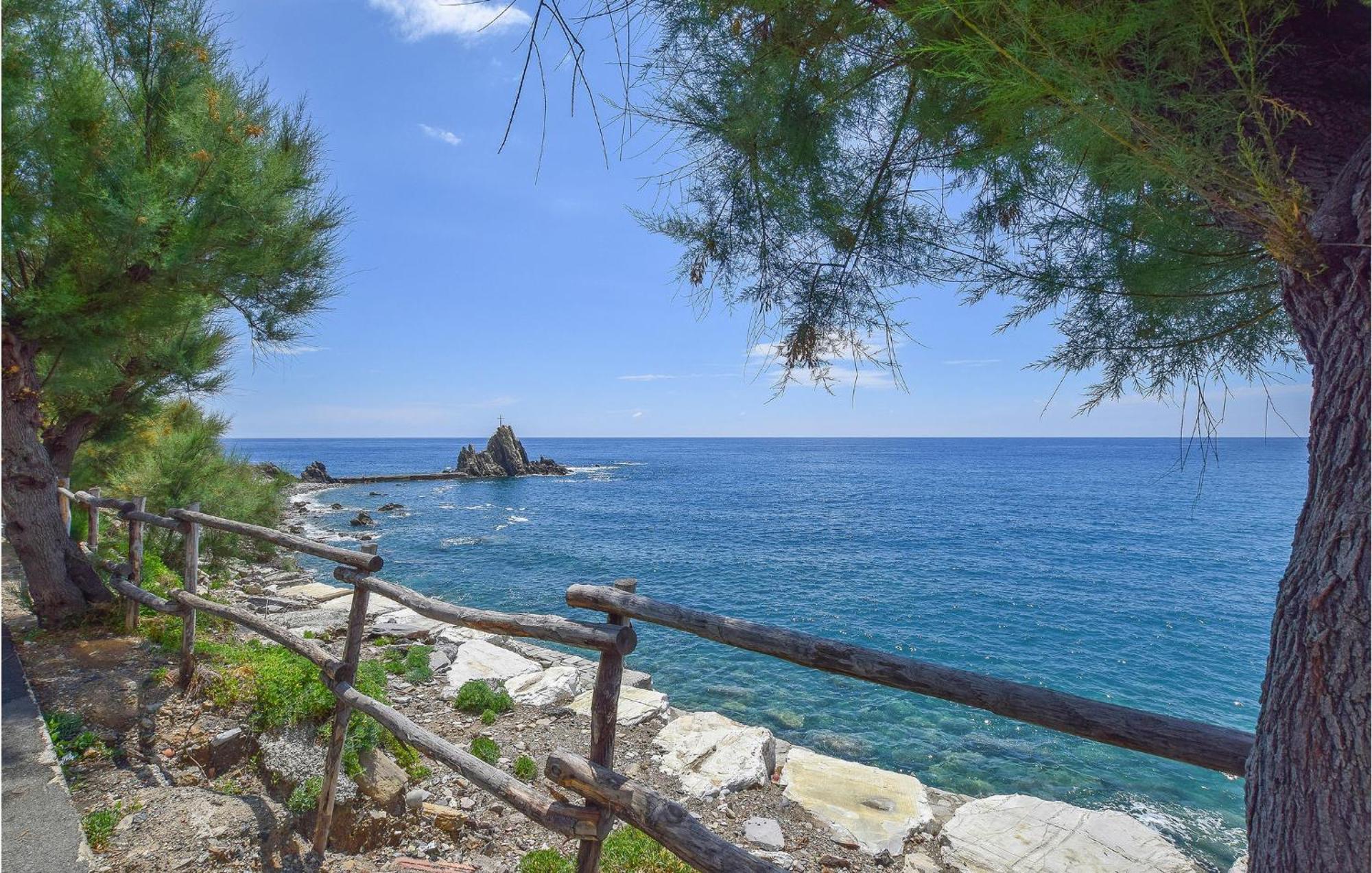 Amazing Apartment In Moneglia With House Sea View Exteriér fotografie